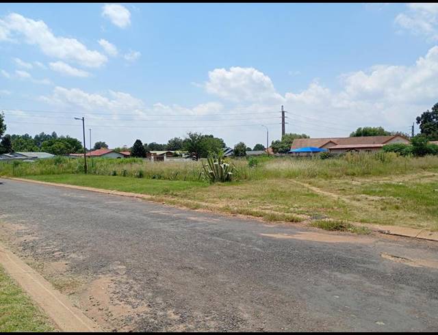 LAND FOR SALE IN CARLETONVILLE